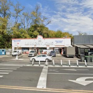 Father killed, son injured in stabbing at Brooklyn laundromat: sources